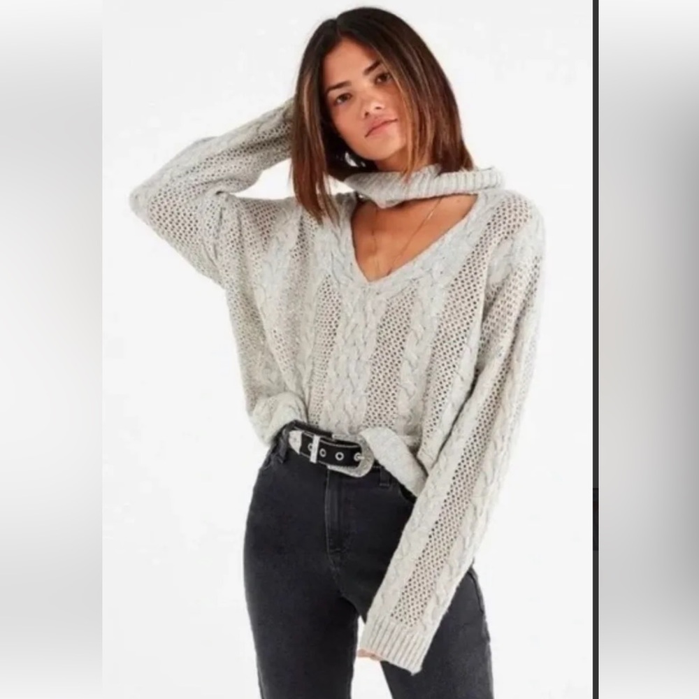 URBAN OUTFITTERS - Turtleneck Cut Out Sweater